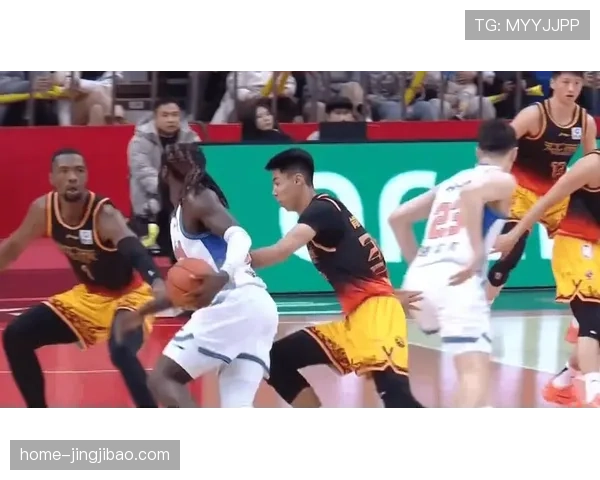 新疆队20分惨败江苏 换帅后攻防体系仍未见起色 新疆队20分惨败江苏 换帅后攻防体系仍未见起色