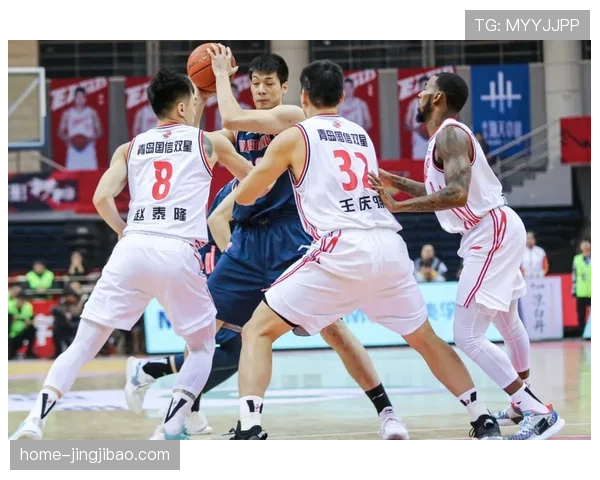 广东对阵青岛末节觉醒 从落后13分到抹平分差 广东对阵青岛末节觉醒 从落后13分到抹平分差